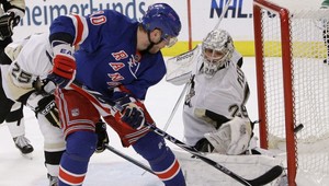 Gáborík strelil dva góly, Rangers ale podľahli tučniakom