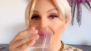 Toto nie je halloweenska maska! Odpadnete, aké pery má táto žena a to vraj ešte neskončila!