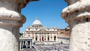 A opäť škandál v cirkvi! Pápež odvolal nuncia pre pedofíliu