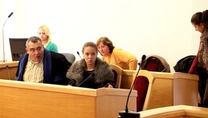 Nikoleta (16) dobodala otčima. Dostala 3,5 roka