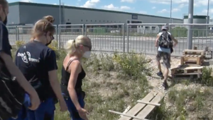 Cesta do práce je "vojnovým cvičiskom" pre pracovníkov nitrianskeho priemyselného parku. Po roku si vymysleli dokonca zlepšovák