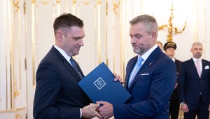 Prezident oficiálne odvolal Tarabu z funkcie ministra. Rezort dočasne povedie premiér