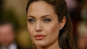 Neodolateľná Angelina Jolie (39) spustila hystériu! A to sa len prešla po koberci...