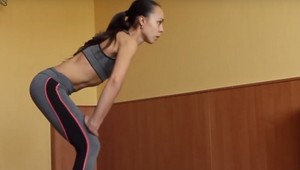 Ploché brucho bez trápenia? TOTO dokáže jediný cvik za 5 minút denne