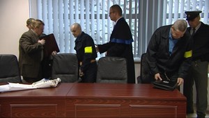 Nekonečný príbeh, kyselinári opäť na súde