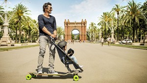 Sen každého aktívneho otca: Jazda na longboarde, ktorú si užije aj vaše dieťa