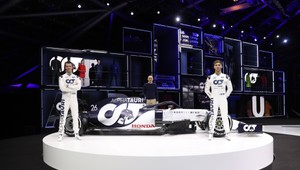 Po zmene názvu aj výrazne odlišné lakovanie