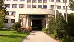 Ruskí diplomati zatiaľ Bratislavu nemuseli opustiť. Nejedná sa o vyhostenie ale trvalý odchod