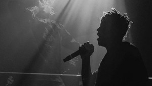 Raper (†21) krvácal z úst, zomrel priamo na letisku