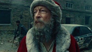 V srdcervúcej reklame Červeného kríža sa ani Santa Claus nedostane všade