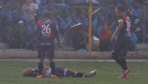 Futbalistu zasiahol na ihrisku blesk! Zázračne to prežil