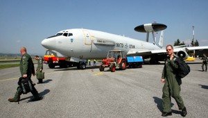 Rusi odpovedali na cvičenia NATO v Pobaltí vlastnými manévrami
