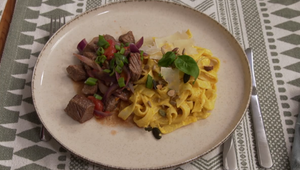 Hlavné jedlo: Tajarines con Lomo