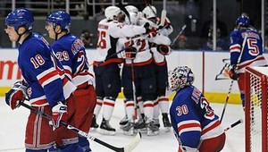 Capitals a Huricanes si vynútili siedme zápasy, Jurčina skóroval