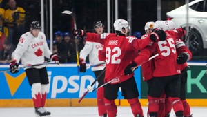 O zlato sa pobijú Česi so Švajčiarmi, v súboji o bronz Švédsko a Kanada