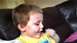 Chlapček († 4) zomrel v sušičke, kým mama "vyspávala opicu"