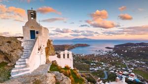 Grécko vyhlásilo boj špakom: Na ostrovčeku otvorí prvú nefajčiarsku pláž