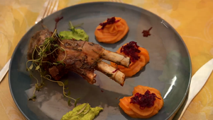 Hlavné jedlo: Kučeravé...