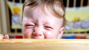 Z nočného pomočovania dieťa nevyrastie. Prečítajte si, ako sa ho zbaviť