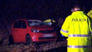 V Perneku sa zrazil vlak s autom, vodička zomrela na mieste