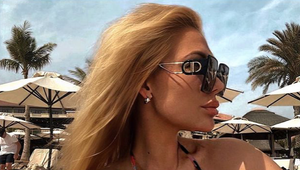 Vémolovi sa to začína rúcať! Po mladej pornoherečke je to ďalšia blondína do zbierky nevier!