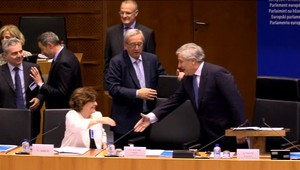 Za európske peniaze bude o rok študovať 900 000 študentov. Menej peňazí pôjde na migráciu