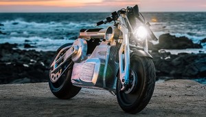 Curtiss Zeus: Božská elektromotorka s iPadom