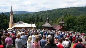 Na hore Zvir pri Litmanovej si pripomenuli zjavenia spred 25. rokov