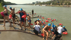 Milovníci vody si prišli na svoje. Senecké jazerá a Dunaj ožili plaveckým podujatím