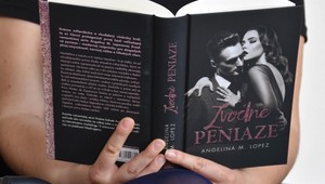 Šteklivé, vášnivé a pikantné: Začítajte sa do novinky Zvodné peniaze