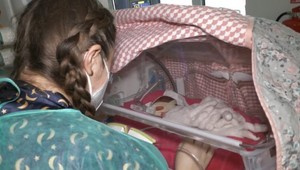 Utiekla z vojnového pekla, v Martine porodila trojčatá