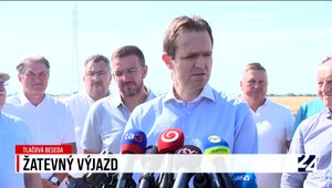 Tlačová beseda premiéra Ódora zo žatevného výjazdu