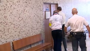 Muž údajne dobil na smrť družku fľašou. Kľúčový svedok sa ale ukázal ako nepoužiteľný