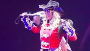 Z Britney je riaditeľka cirkusu