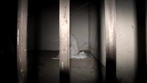 Bitky, vyhrážky a nútená prostitúcia. Dve ženy si prešli peklom. Polícia zadržala obchodníkov s ľuďmi