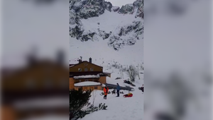 V Tatrách sa strhla lavína. Zasypala poľských skialpinistov