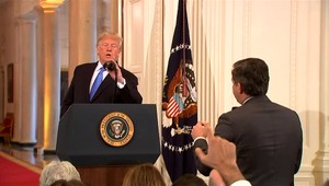 Trump chce dať postaviť múr v stave národného ohrozenia