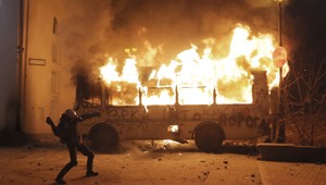 AUTENTICKÉ VIDEO. Demonštrácie na Ukrajine pripomínajú peklo