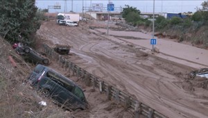 Záplavy v Španielsku neustupujú: Hlásia až 211 obetí