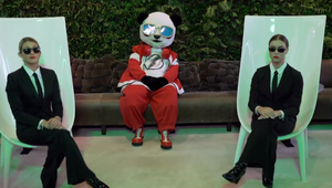 Panda zhodila masku! Túto celebritu by ste pod ňou rozhodne nečakali!