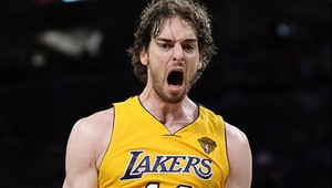 Lakers sa nedarí. Gasol mal v šatni záchvat zúrivosti!