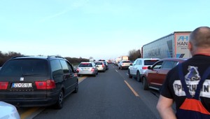 Neprejazdná diaľnica. K nehodám došlo na D1 v oboch smeroch