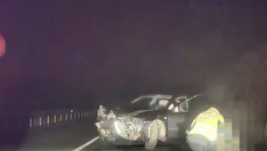 Zbesilá policajná naháňačka pri Krompachoch: Opitý vodič sa postaral o dva trestné činy