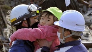 5 000 mŕtvych, chýbajú rakvy. Prišli nové zemetrasenia