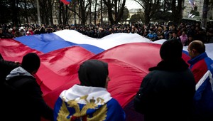 EÚ pritvrdila. Sankcie neobišli ani vplyvných Rusov