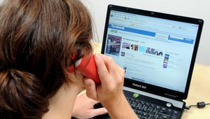 POZOR! Čo raz dáte o sebe na internet, nedá sa vziať späť!