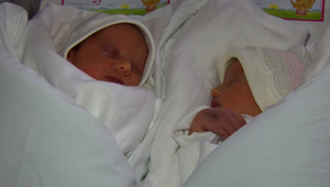 Na tento pôrod rodičia isto nezabudnú. K bábätku sa doslova prehrýzli