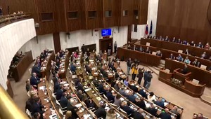 Mimoriadnu schôdzu o cenách energií sa opäť nepodarilo otvoriť. Body sa presúvajú