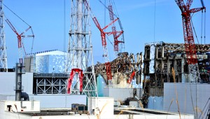 Do záhrady pri úrade premiéra v Tokiu doviezli rádioaktívnu pôdu z Fukušimy