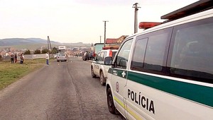 Milan (7) vyskočil na cestu spoza nákladiaku, prešlo ho auto